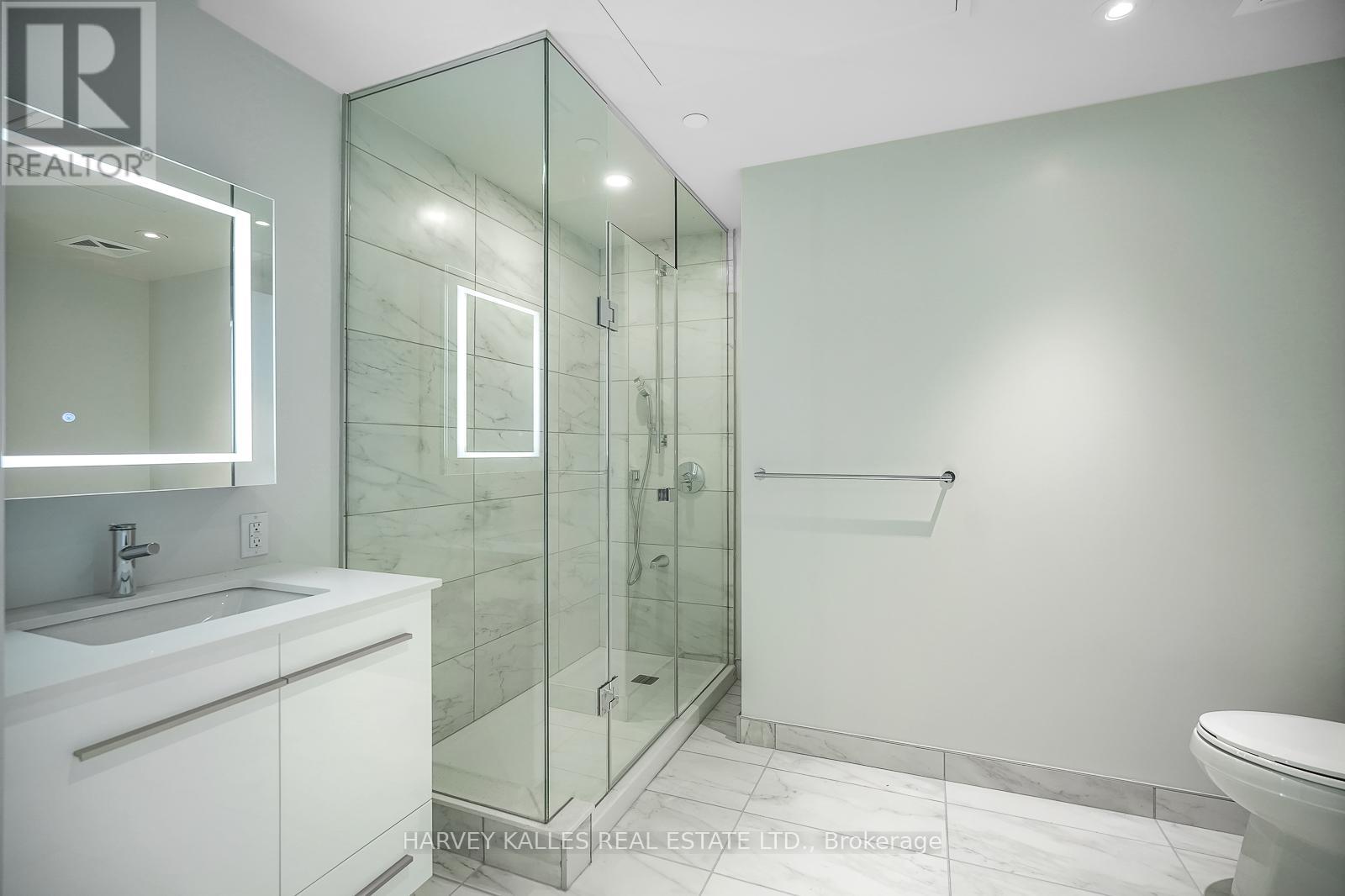 Photo 25 of 3307 8 Cumberland Street, Toronto ON