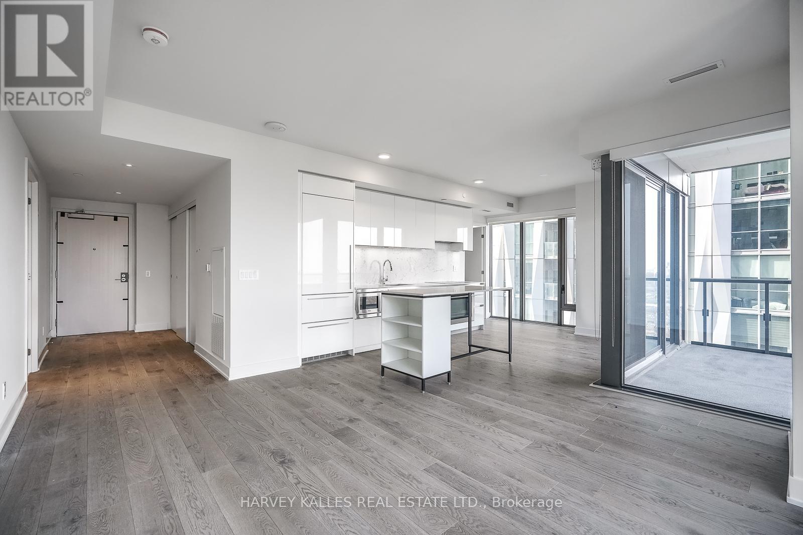Photo 3 of 3307 8 Cumberland Street, Toronto ON