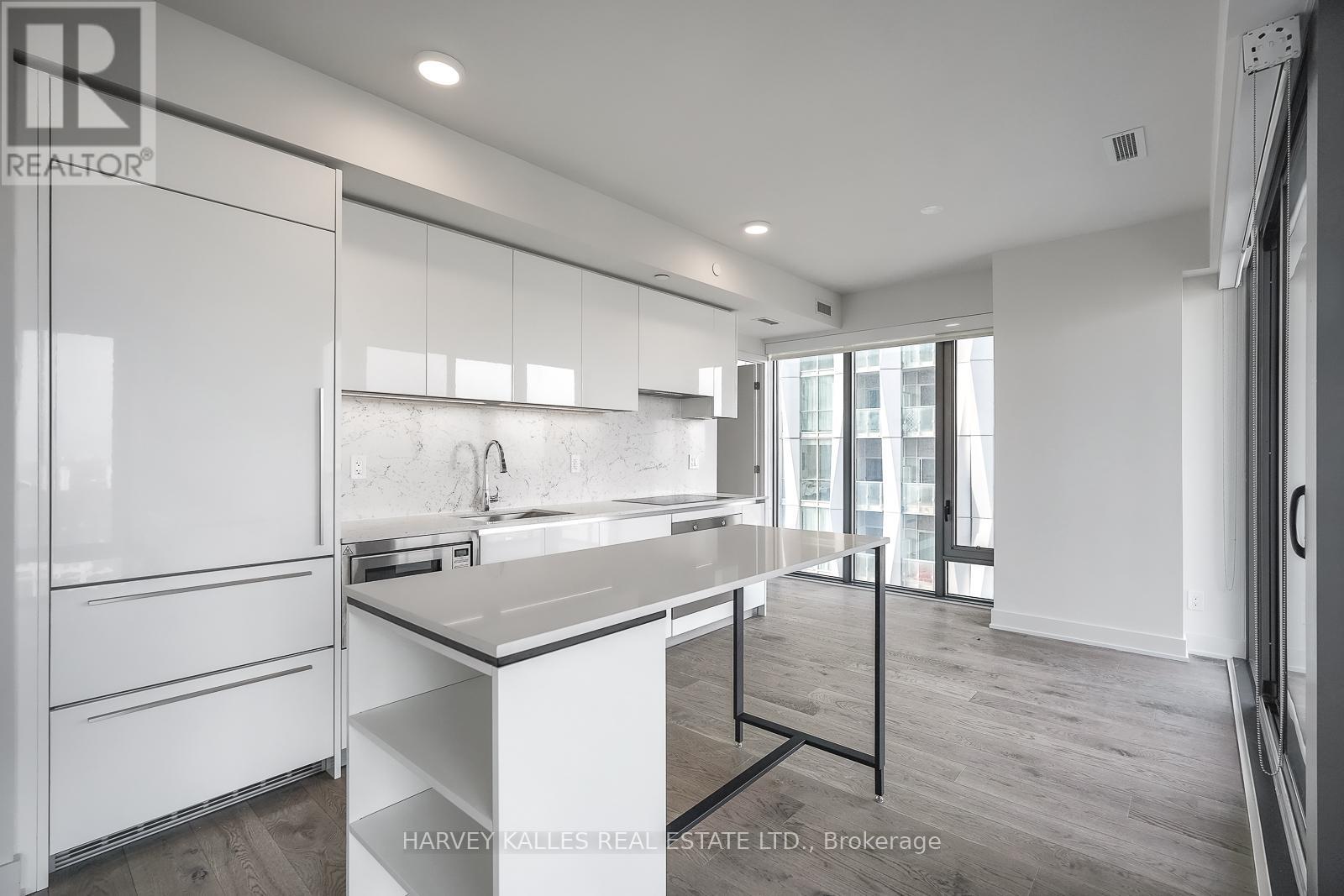 Photo 8 of 3307 8 Cumberland Street, Toronto ON