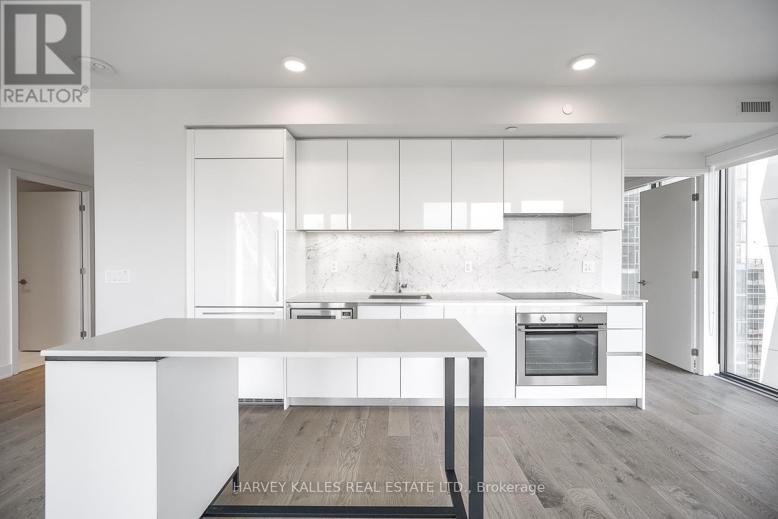 Photo 9 of 3307 8 Cumberland Street, Toronto ON