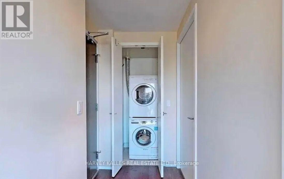 Photo 12 of 4505 101 Charles Street E, Toronto ON