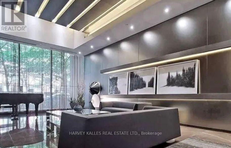 Photo 17 of 4505 101 Charles Street E, Toronto ON