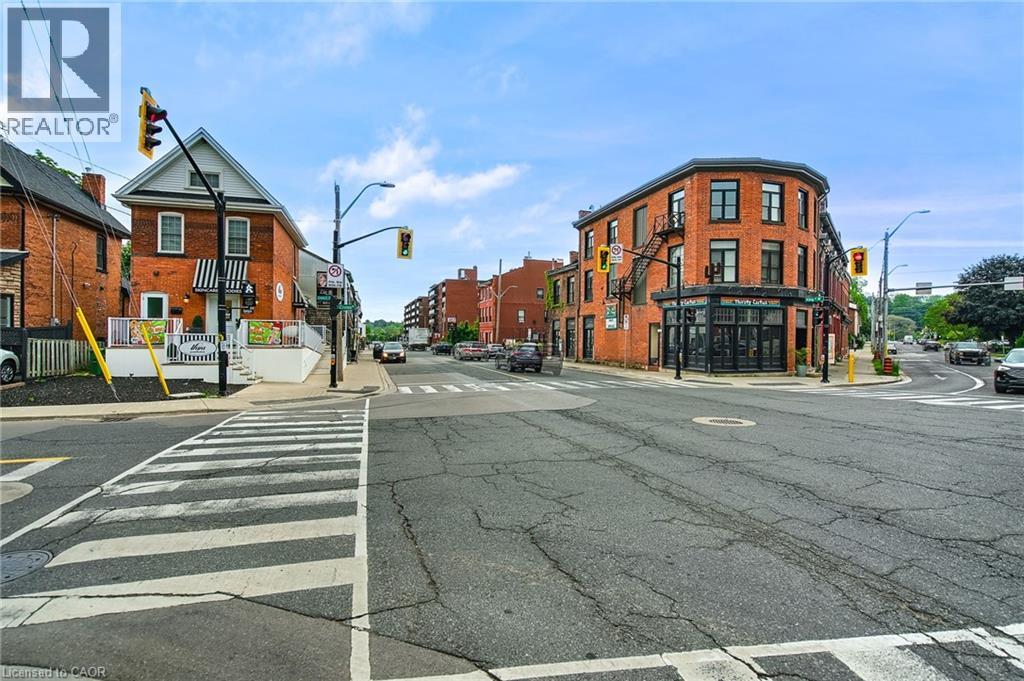Photo 7 of 23 Main Street Unit 501, Dundas ON