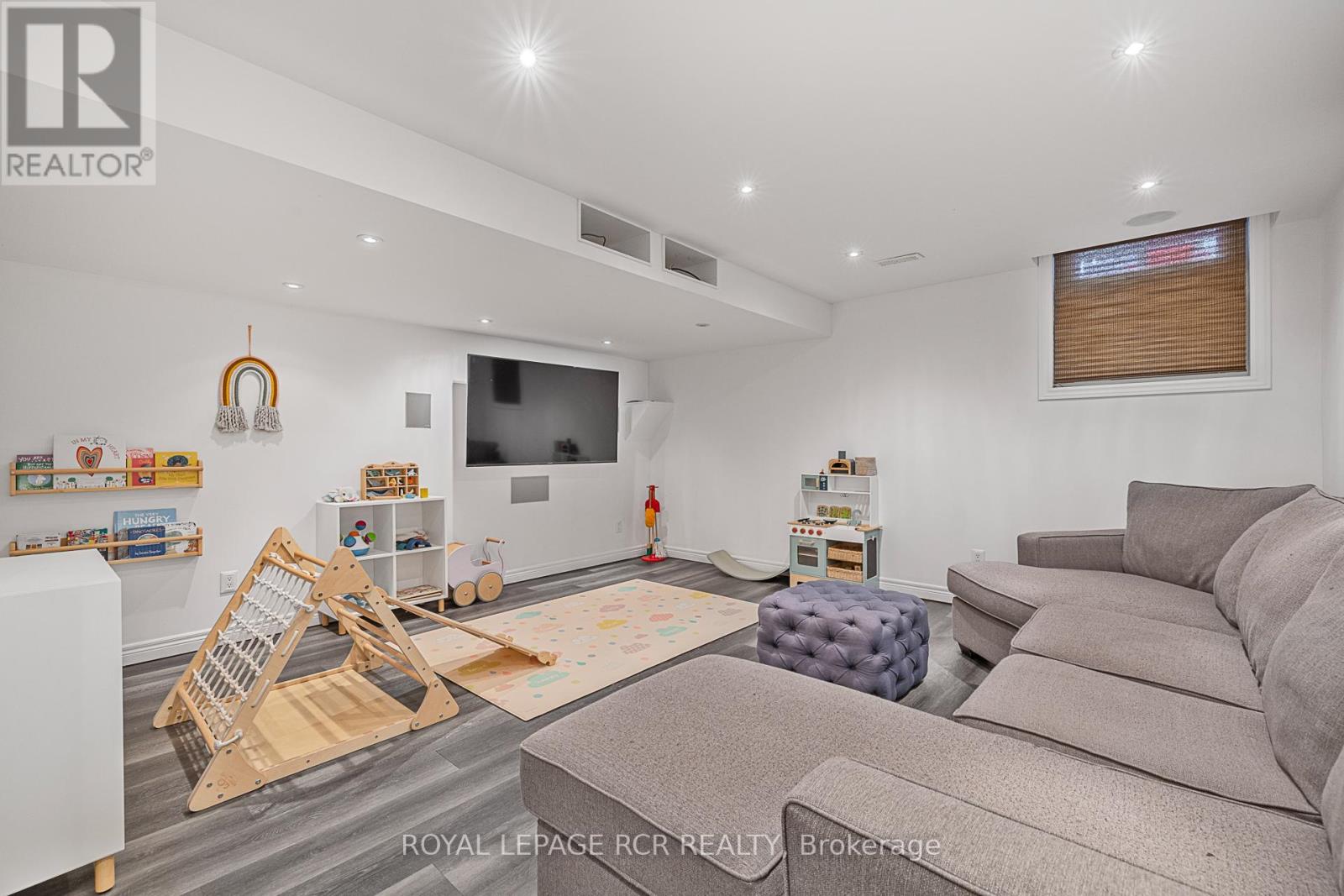 Photo 26 of 4 Caseton Crescent, Uxbridge ON