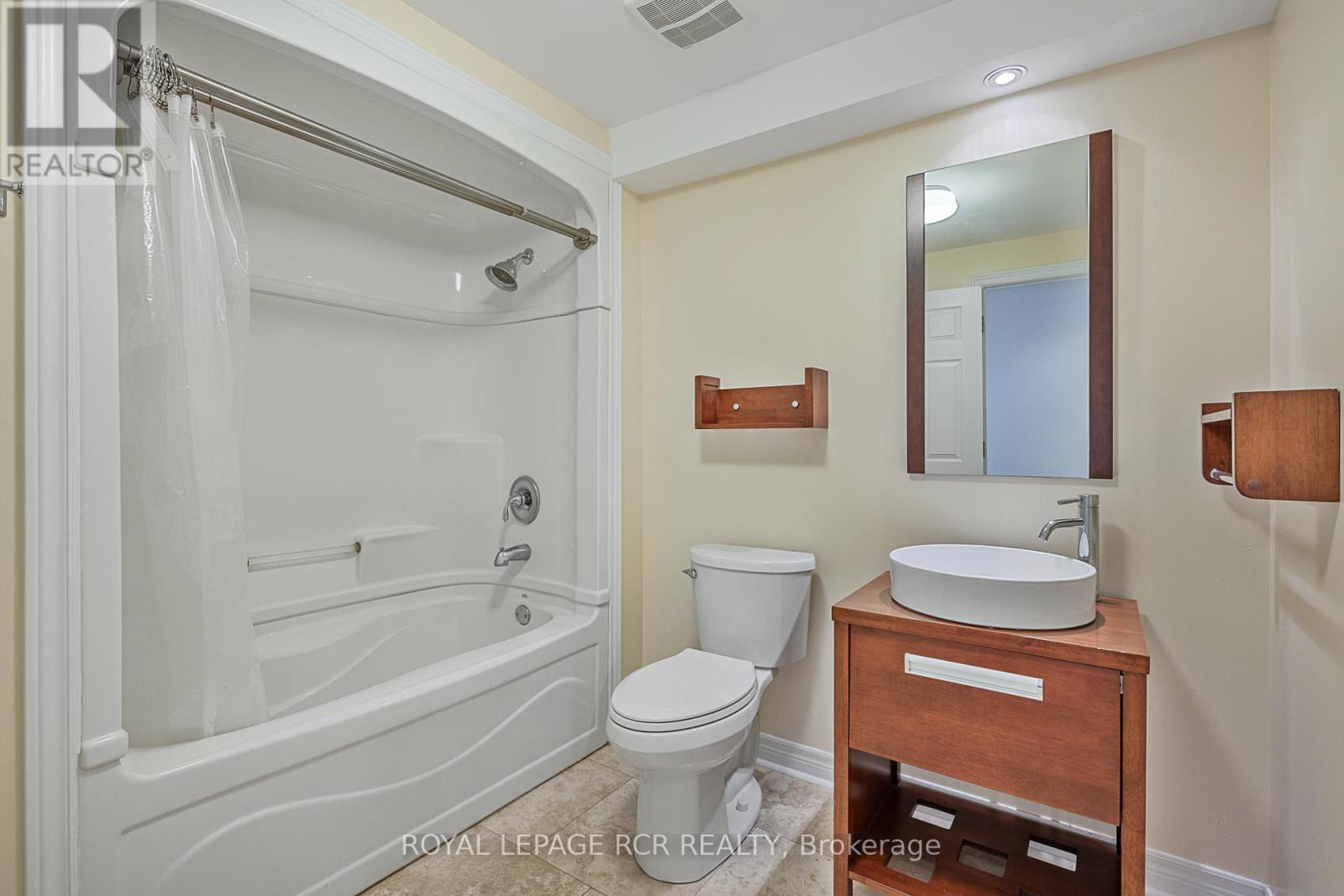 Photo 30 of 4 Caseton Crescent, Uxbridge ON