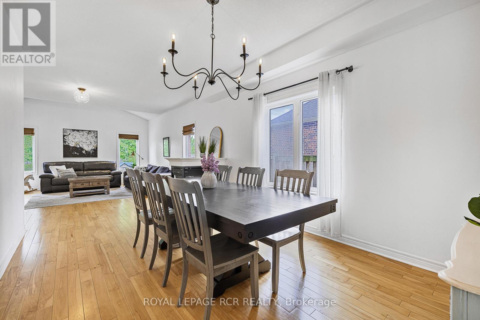 Photo 7 of 4 Caseton Crescent, Uxbridge ON