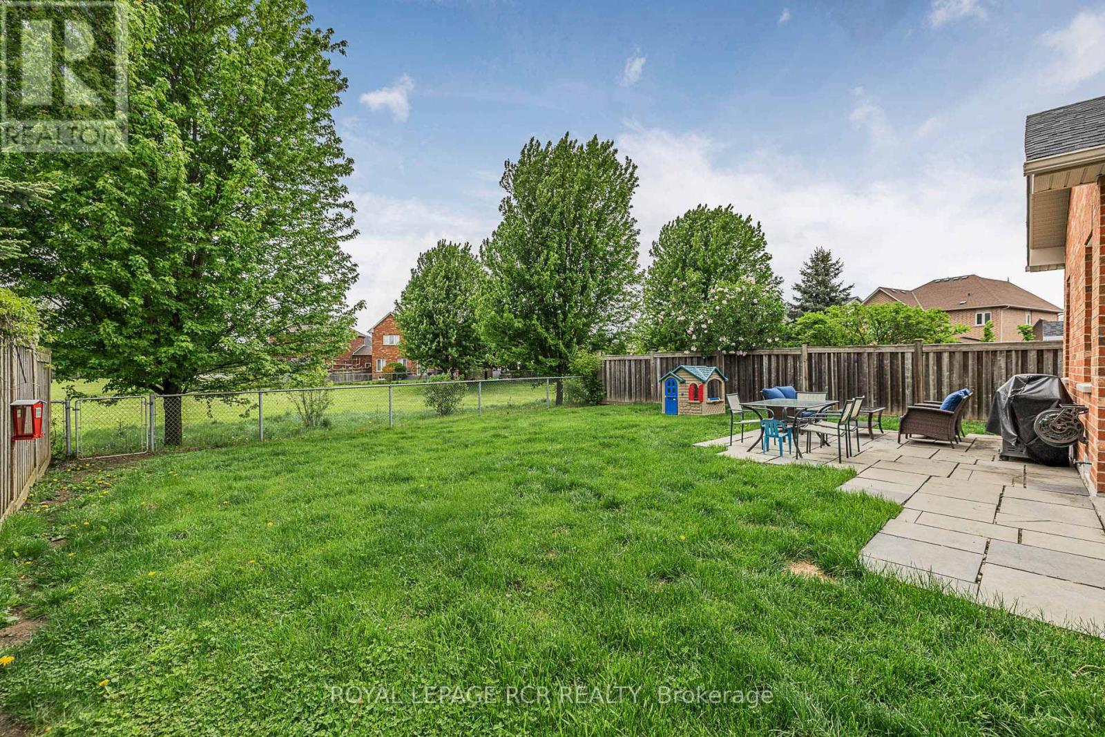 Photo 33 of 4 Caseton Crescent, Uxbridge ON