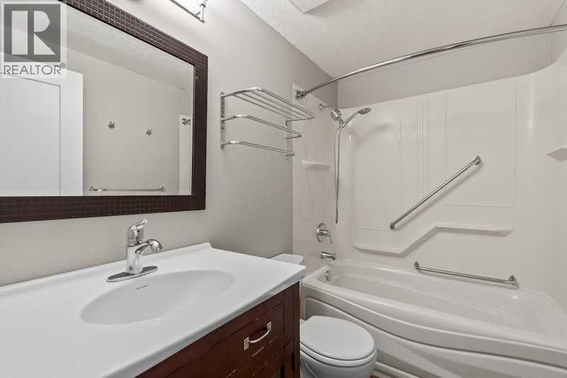Single Family House for Sale in   Palliser Drive SW Oakridge Calgary 