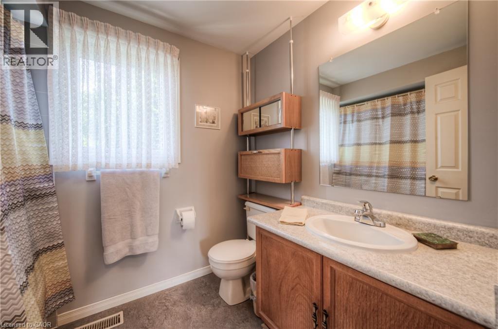 Photo 20 of 8 Ashley Court, Kitchener ON