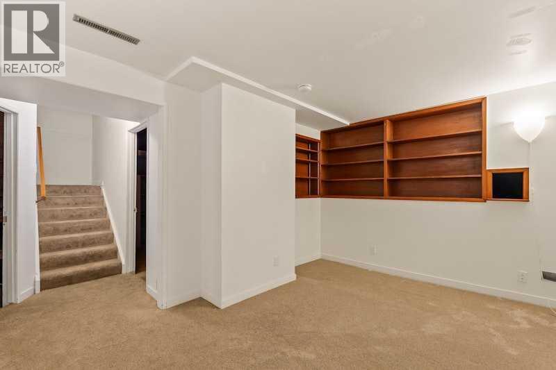 Single Family House for Sale in   Palliser Drive SW Oakridge Calgary 