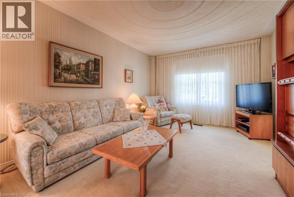 Photo 15 of 8 Ashley Court, Kitchener ON