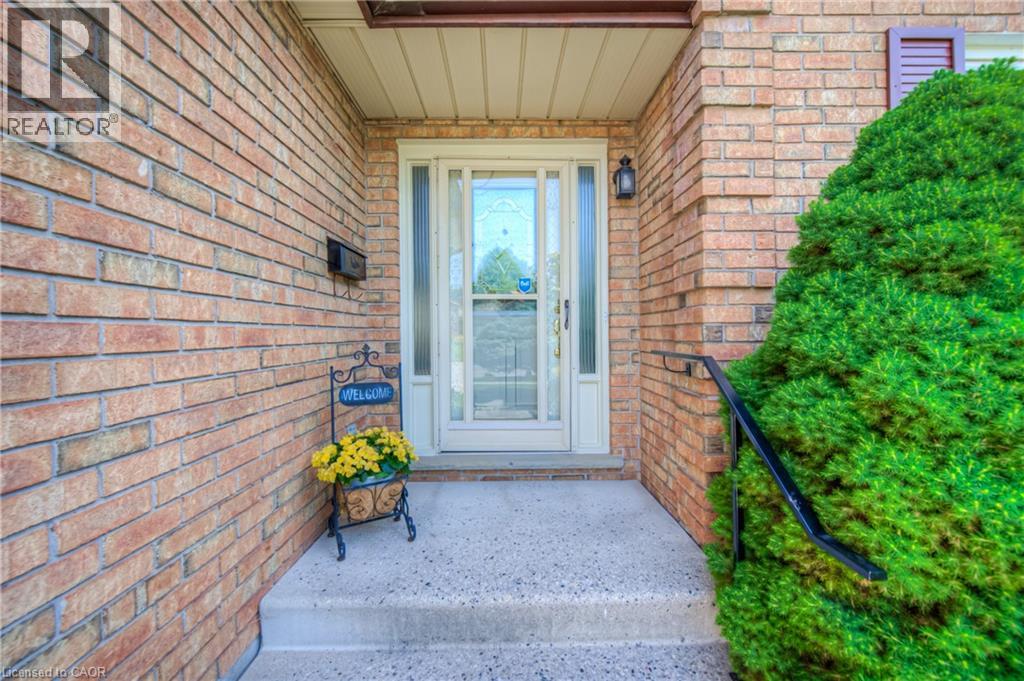 Photo 3 of 8 Ashley Court, Kitchener ON