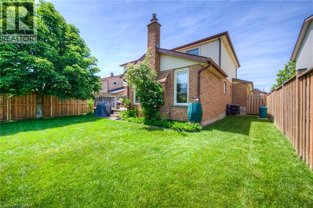 Photo 32 of 8 Ashley Court, Kitchener ON