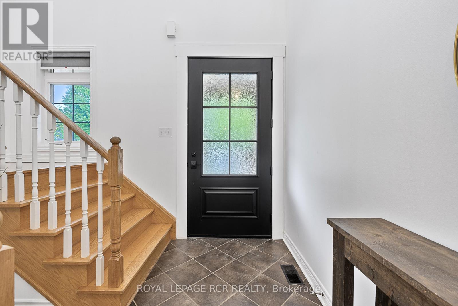 Photo 5 of 4 Caseton Crescent, Uxbridge ON