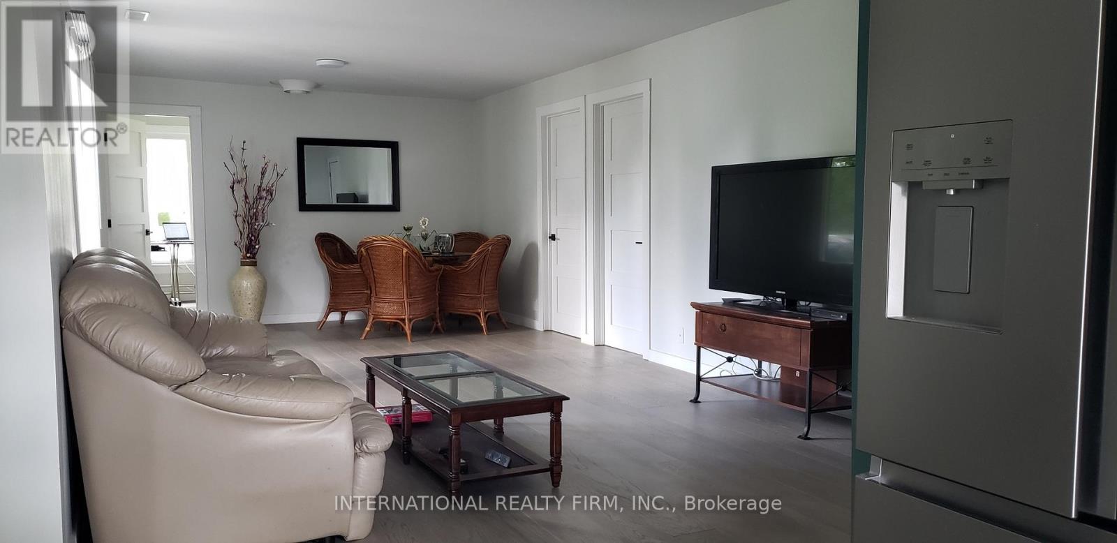 Photo 12 of 355 Hollywood Drive, Georgina ON