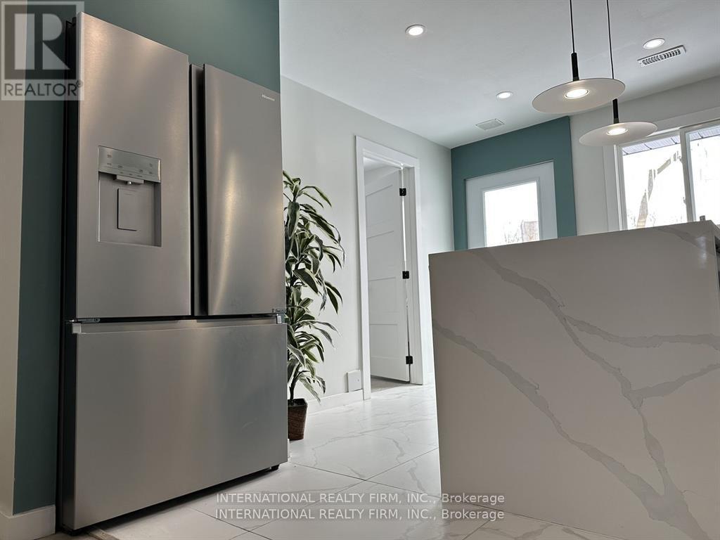 Photo 17 of 355 Hollywood Drive, Georgina ON
