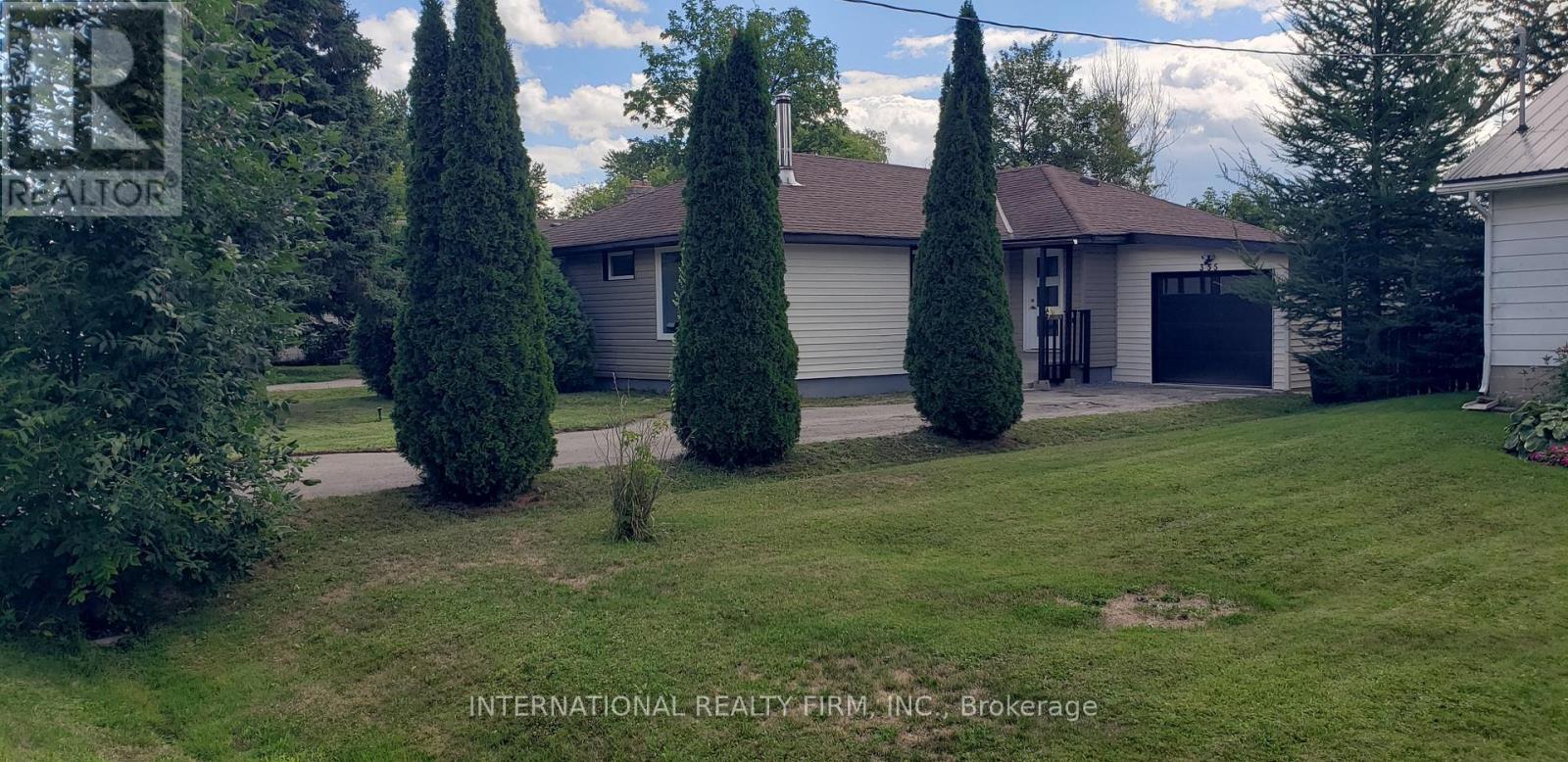 Photo 5 of 355 Hollywood Drive, Georgina ON
