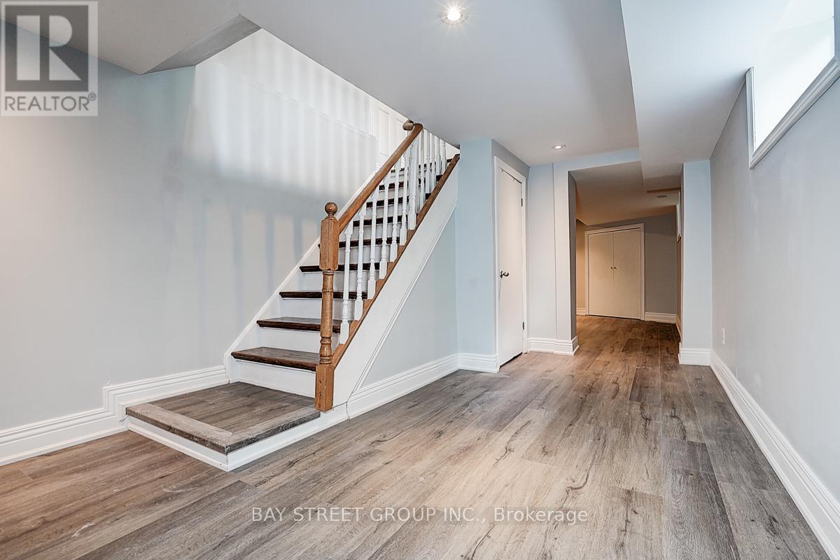 Photo 8 of 2 Riverview Road, Markham ON