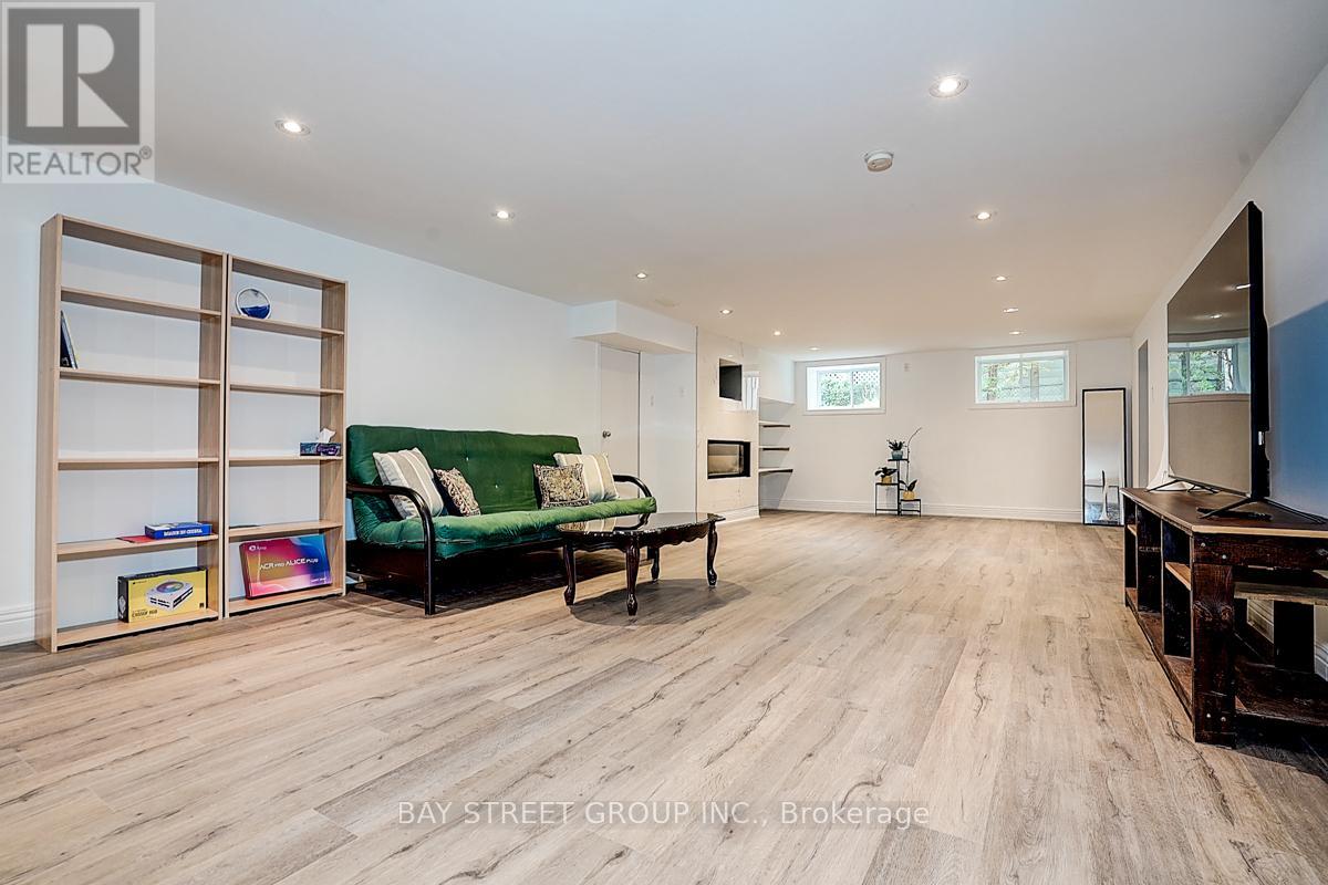 Photo 39 of 2 Riverview Road, Markham ON