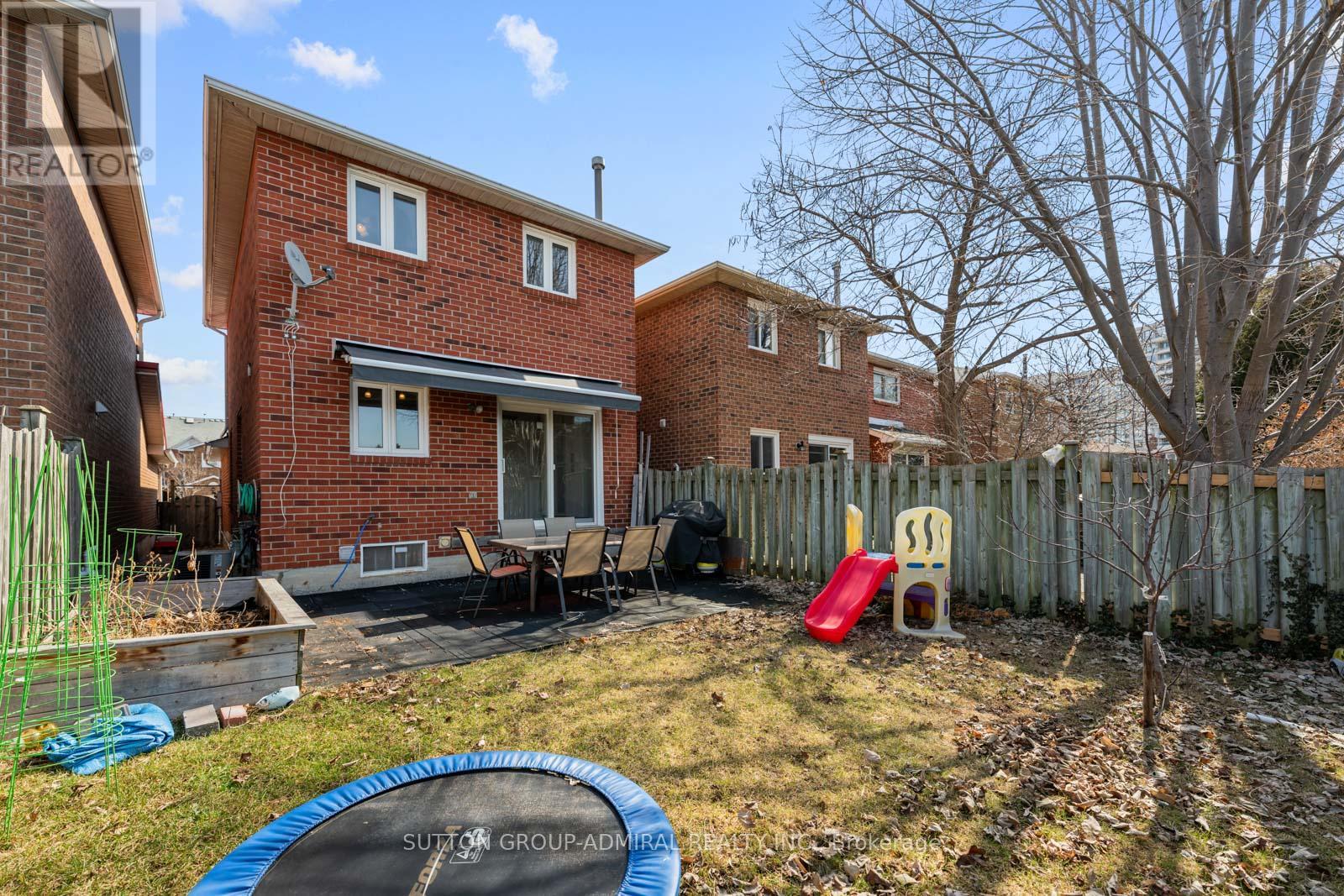 Photo 29 of 109 Whitney Place, Vaughan ON