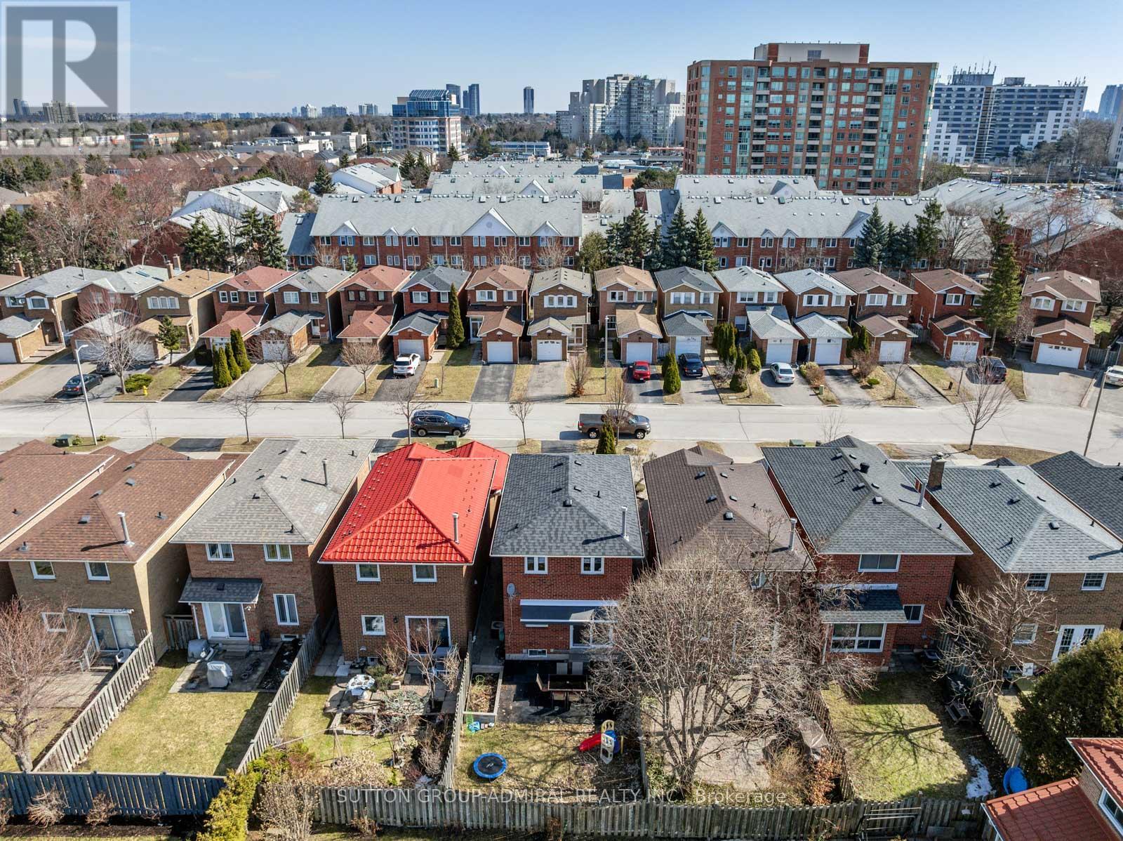 Photo 35 of 109 Whitney Place, Vaughan ON