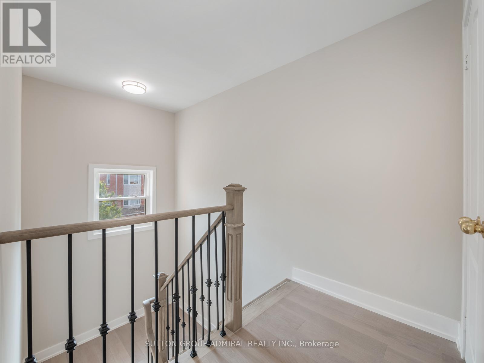 Photo 12 of 12 Tova Place, Vaughan ON