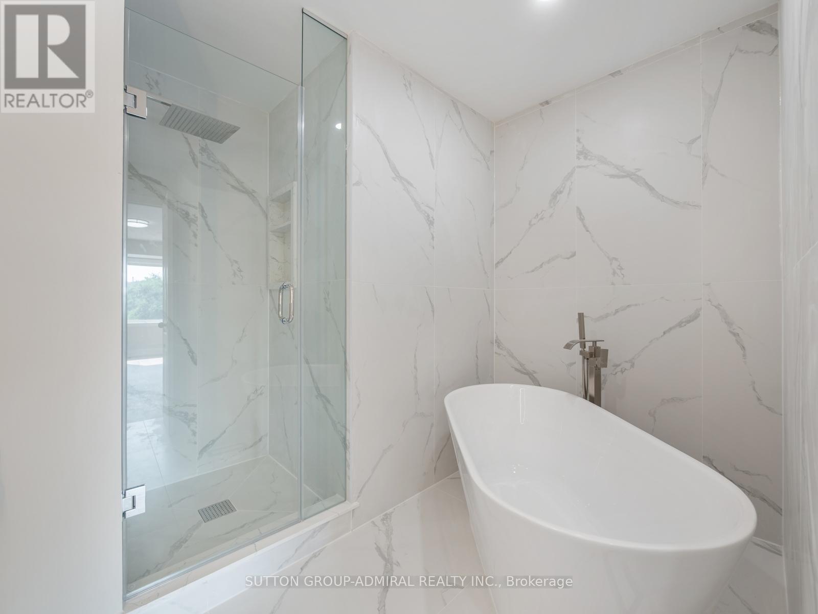 Photo 16 of 12 Tova Place, Vaughan ON