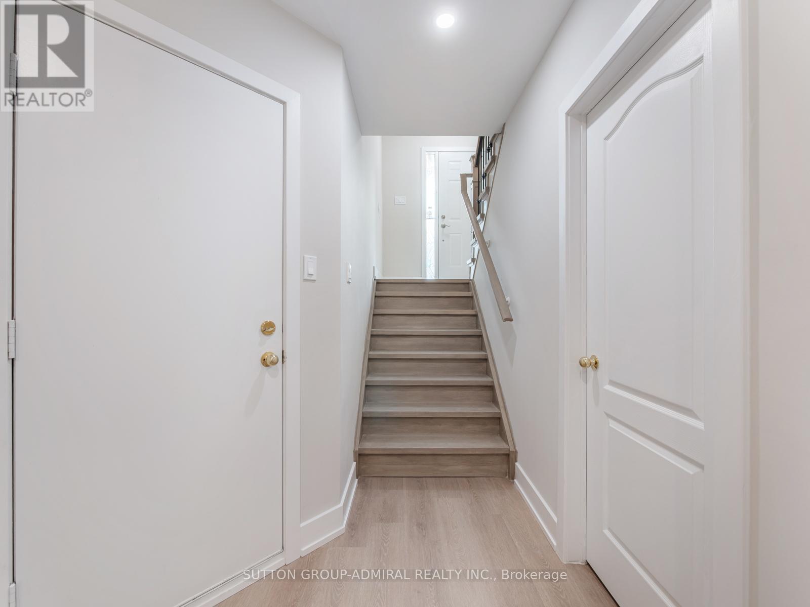 Photo 21 of 12 Tova Place, Vaughan ON
