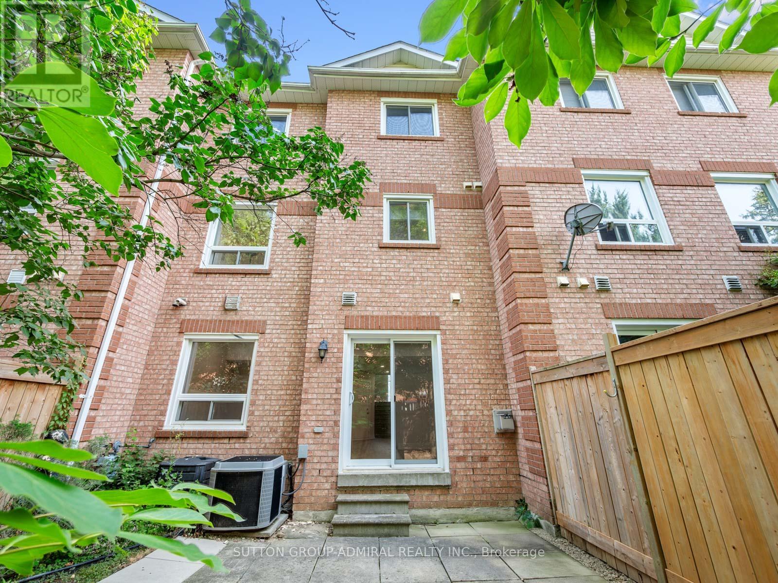 Photo 26 of 12 Tova Place, Vaughan ON