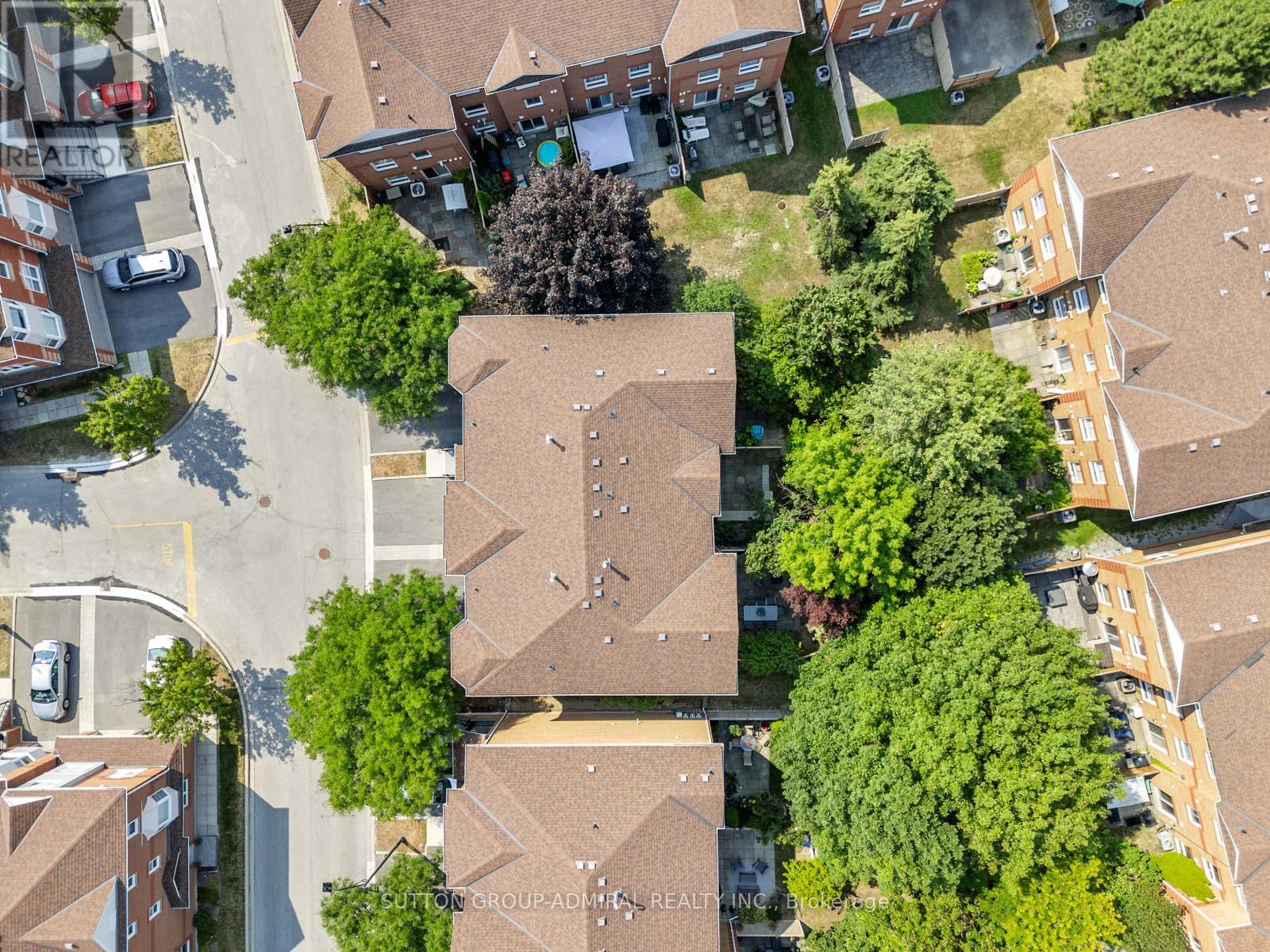Photo 33 of 12 Tova Place, Vaughan ON