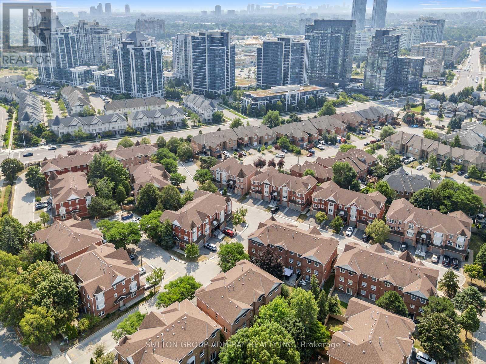 Photo 34 of 12 Tova Place, Vaughan ON