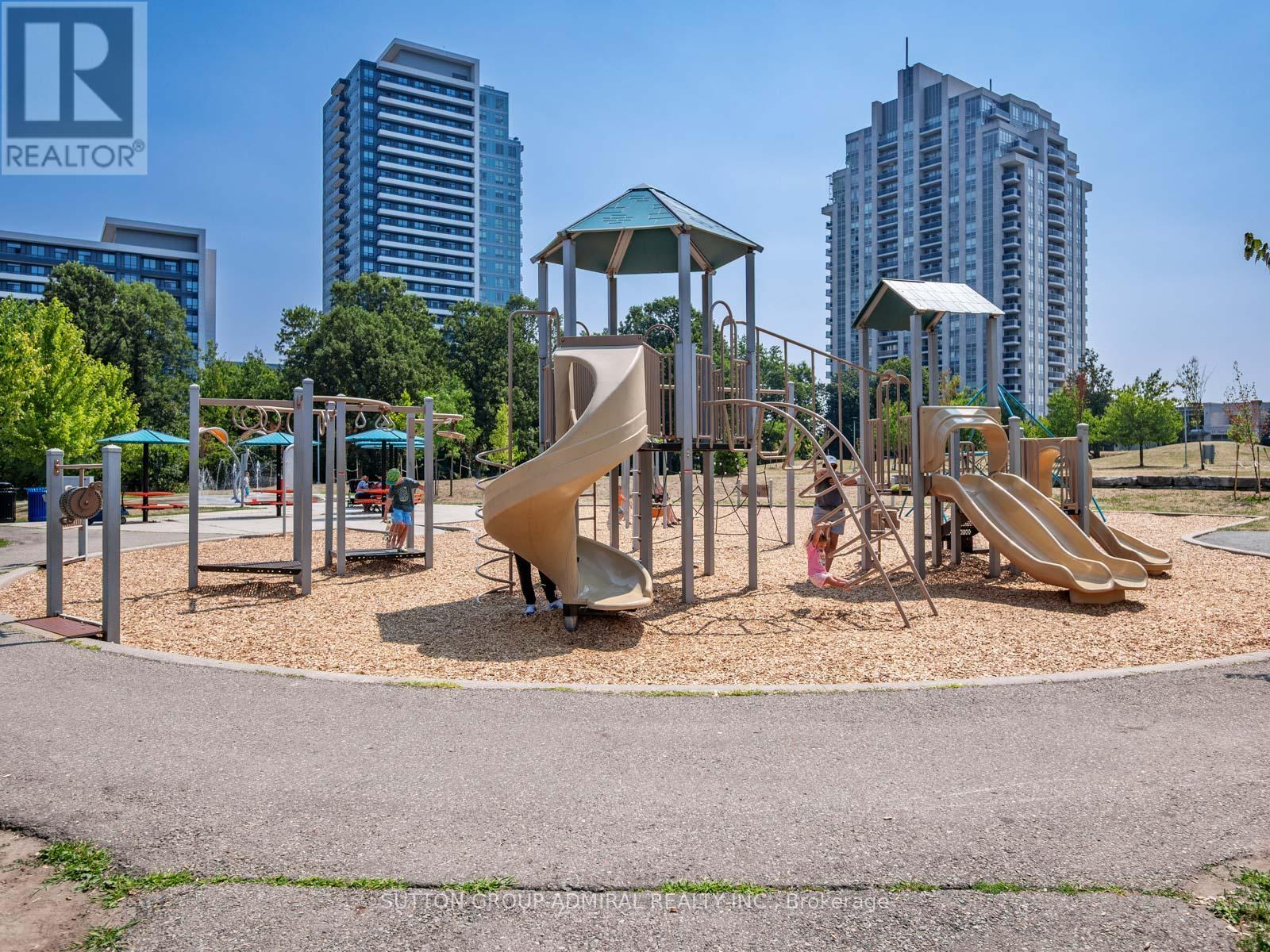 Photo 35 of 12 Tova Place, Vaughan ON