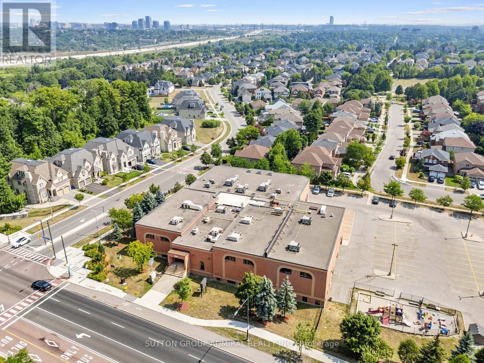 Photo 39 of 12 Tova Place, Vaughan ON