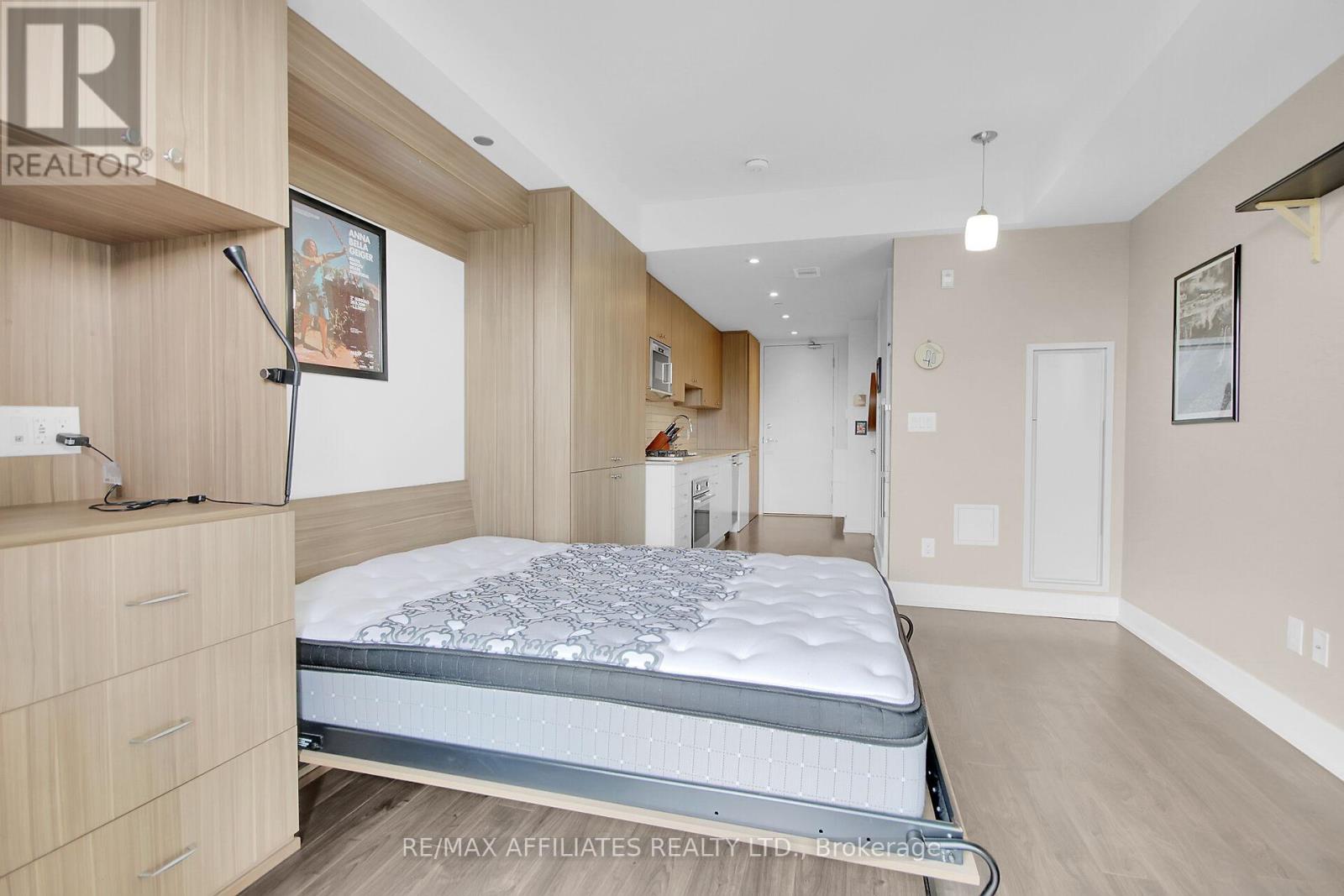 Photo 14 of 310 B 7 Marquette Avenue, Ottawa ON