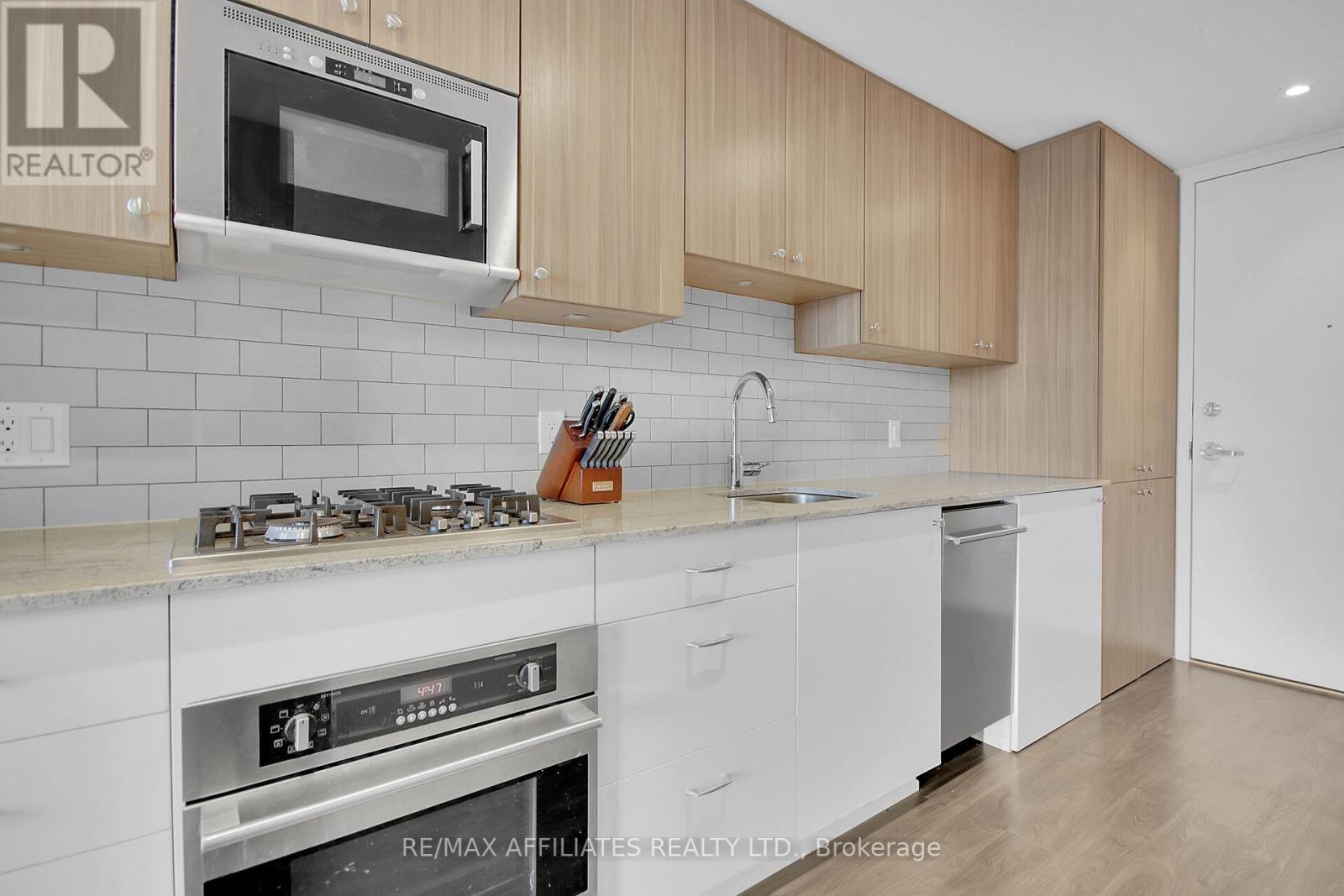 Photo 7 of 310 B 7 Marquette Avenue, Ottawa ON