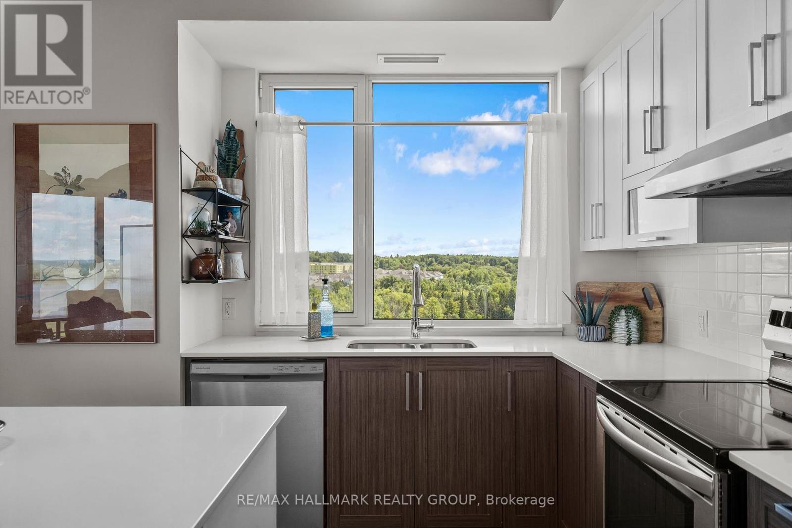 Photo 9 of 902 200 Inlet Private, Ottawa ON