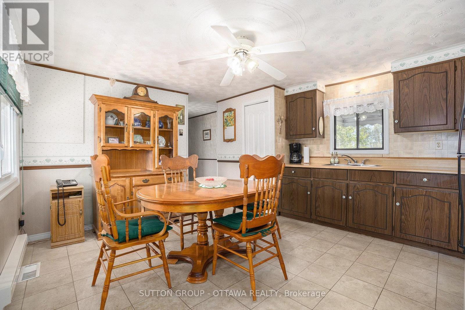 Photo 7 of 16 5620 Rockdale Road, Ottawa ON