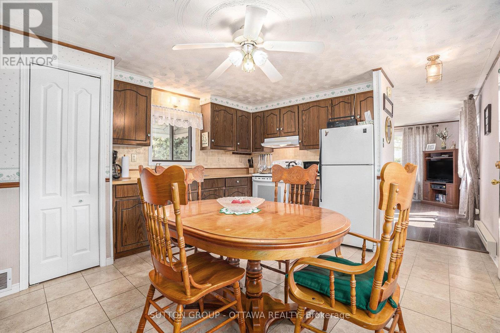 Photo 8 of 16 5620 Rockdale Road, Ottawa ON