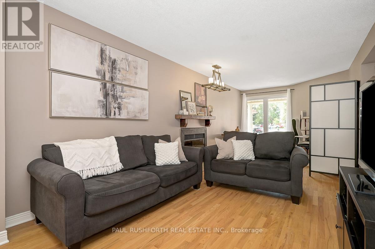 Photo 7 of 91 Banchory Crescent S, Ottawa ON