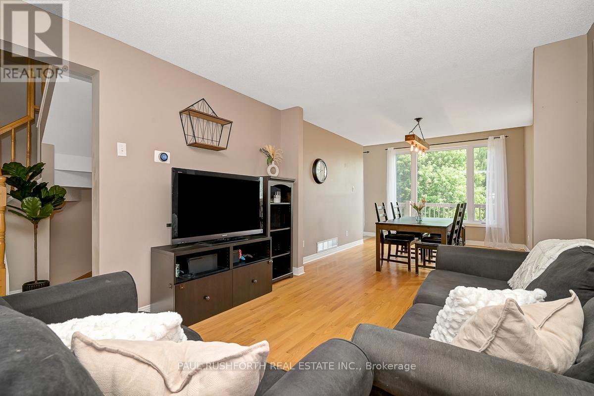 Photo 9 of 91 Banchory Crescent S, Ottawa ON