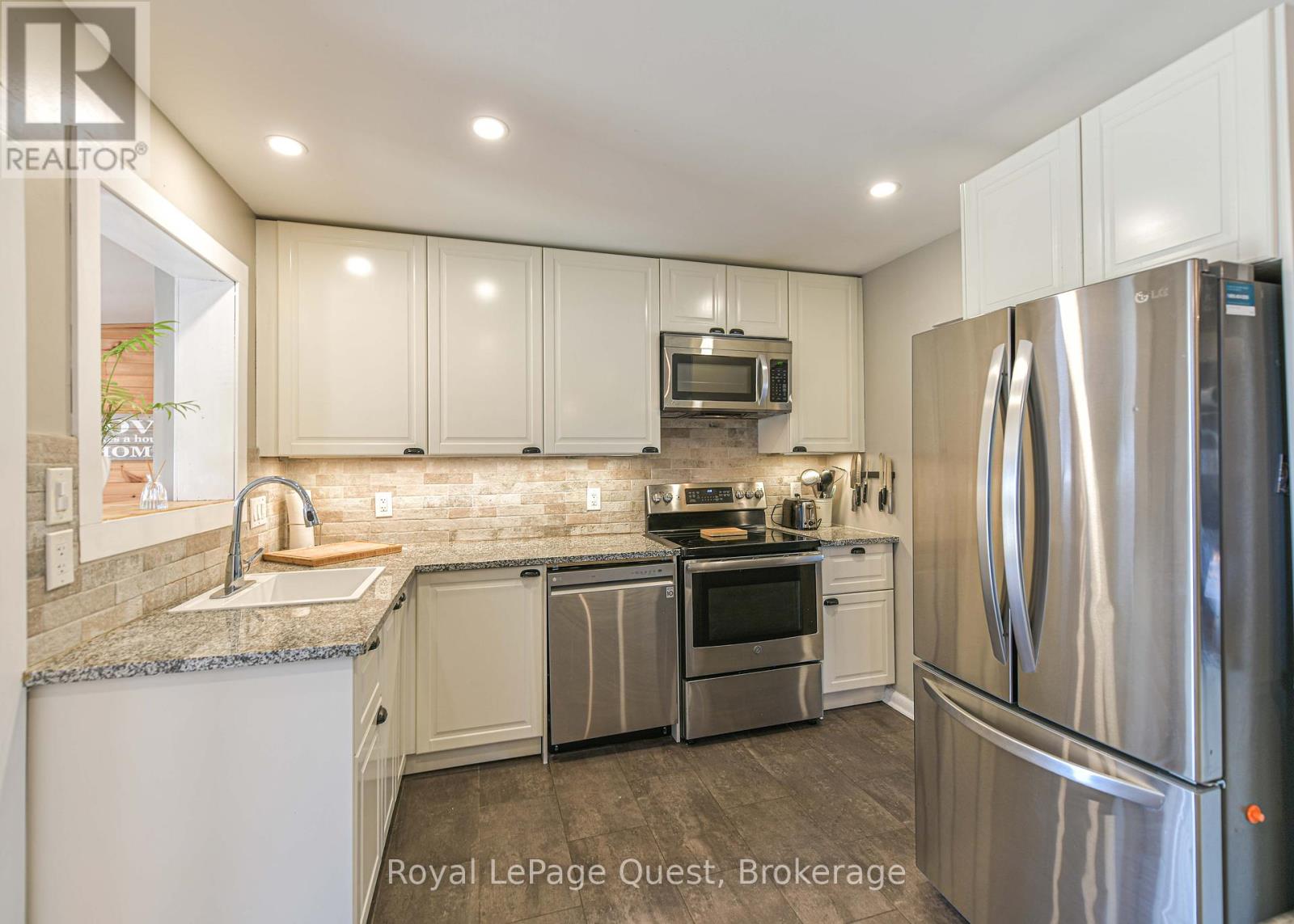 Photo 11 of 36 Esther Anne Drive, Orillia ON