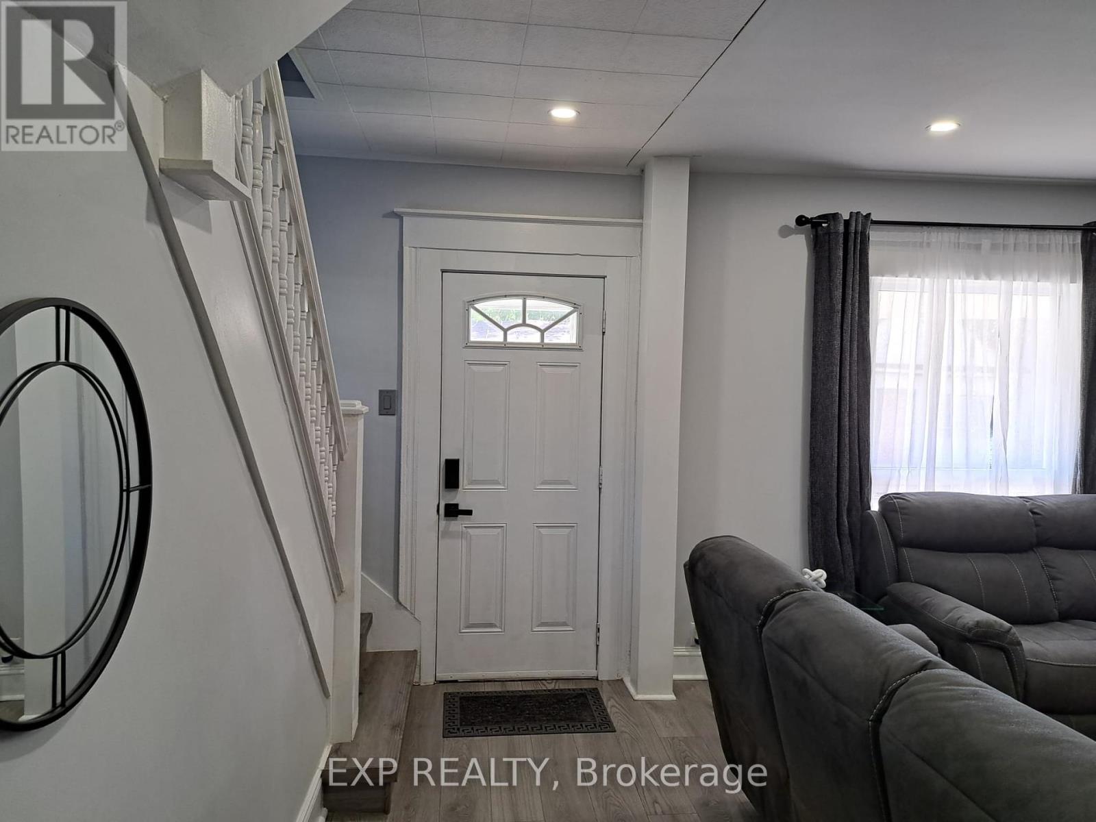 Photo 3 of 41 Kent Street, Welland ON