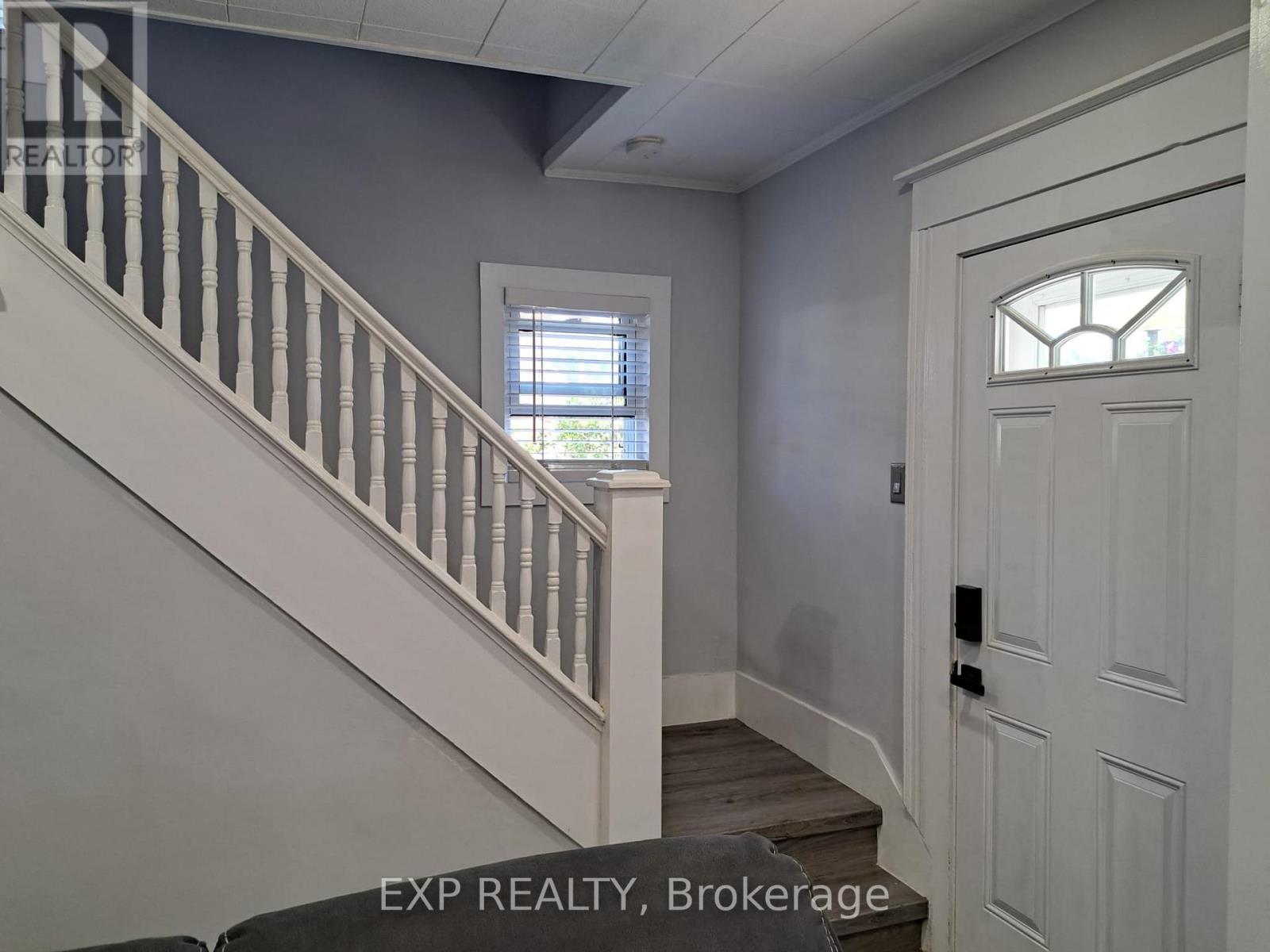 Photo 4 of 41 Kent Street, Welland ON