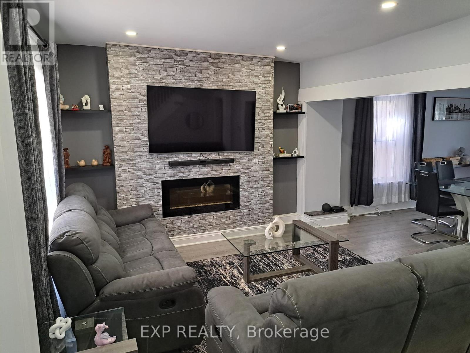 Photo 5 of 41 Kent Street, Welland ON