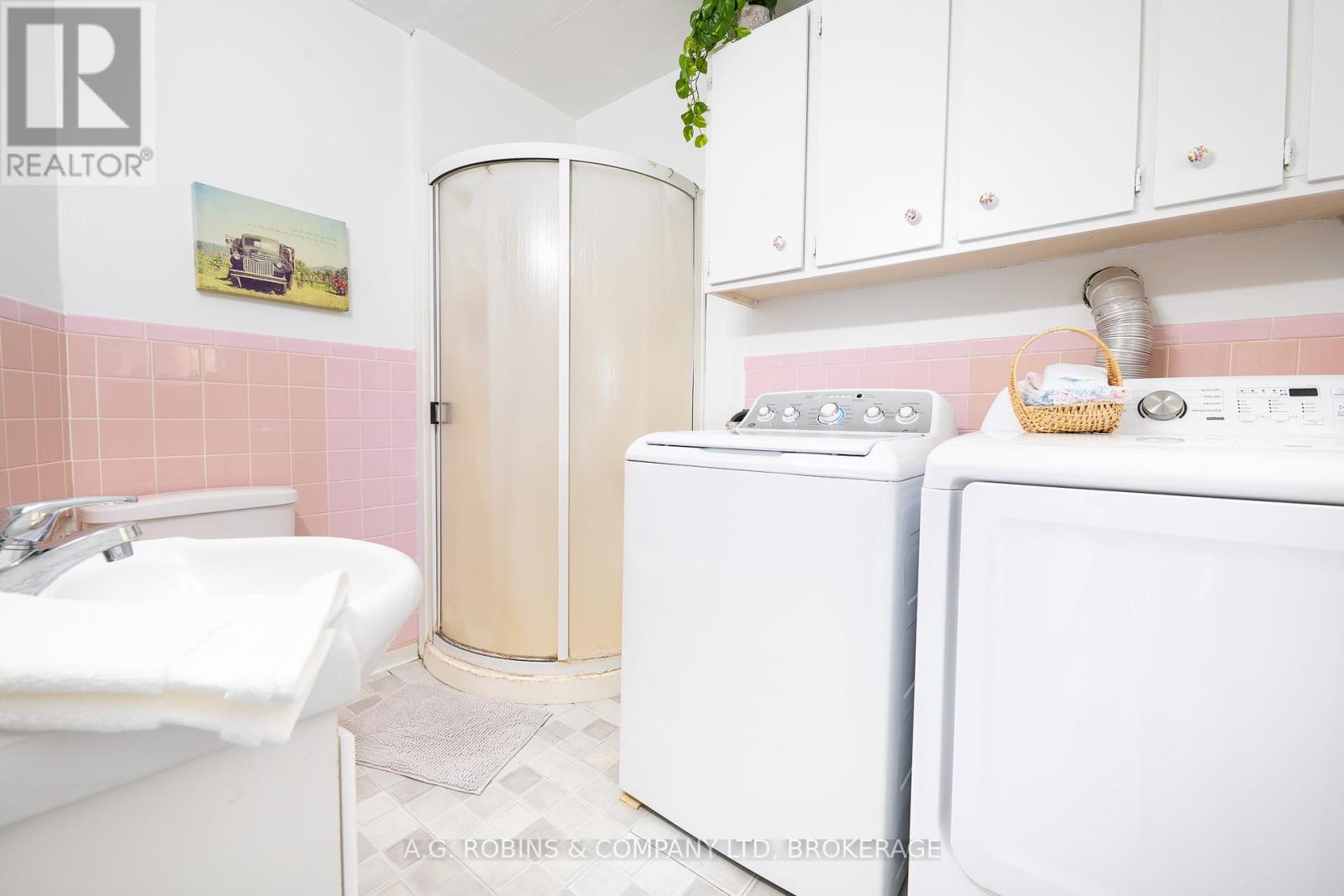 Photo 13 of 52 Charles Street, Port Colborne ON