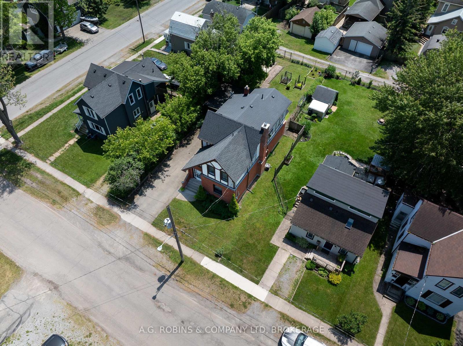 Photo 30 of 52 Charles Street, Port Colborne ON