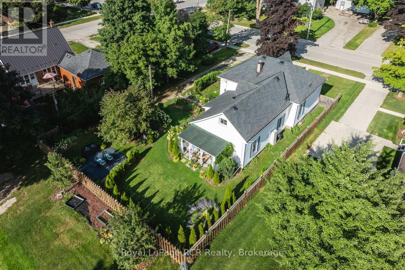 Photo 16 of 106 Bruce Street S, West Grey ON