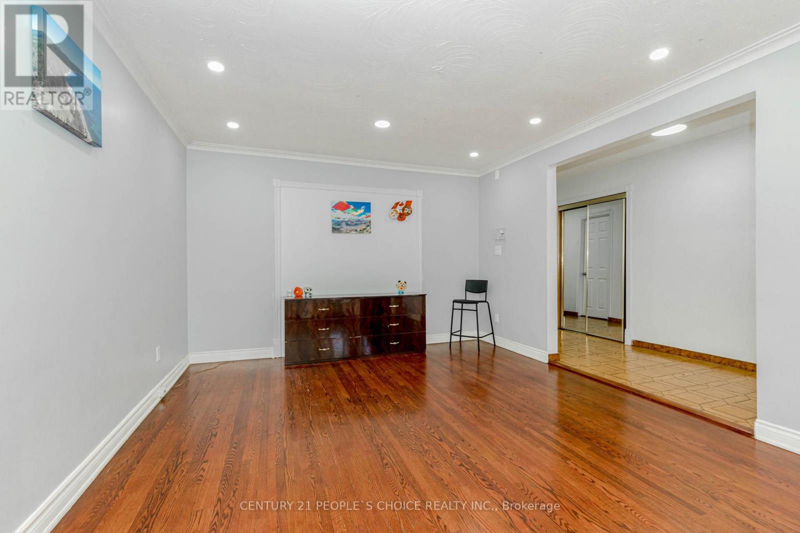 Photo 10 of 4104 Brandon Gate, Mississauga ON
