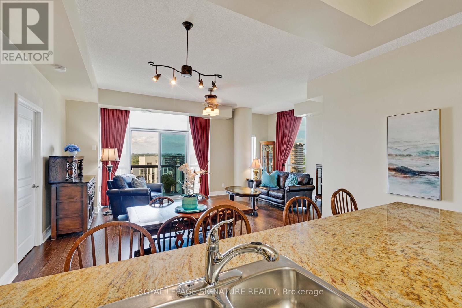 Photo 11 of 1901 1 Hurontario Street, Mississauga ON