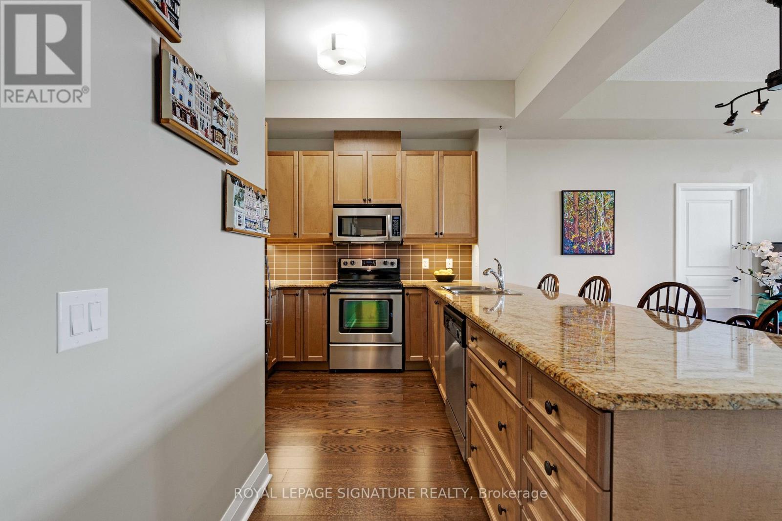 Photo 15 of 1901 1 Hurontario Street, Mississauga ON